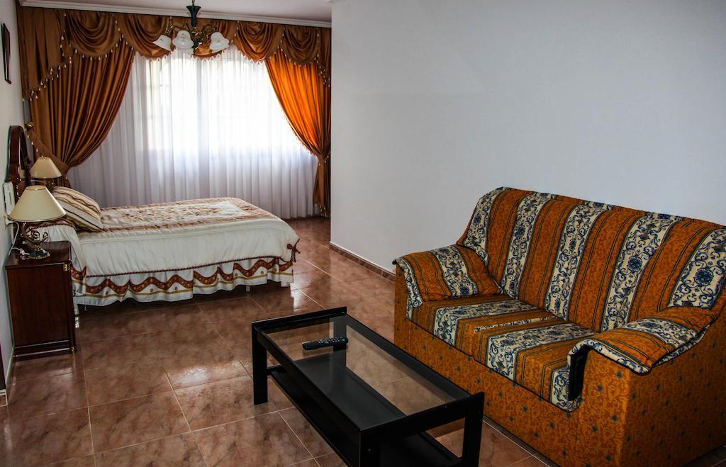 Los Dos Alemanes Melide Room photo